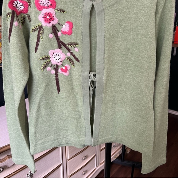 Green Lambswool Floral Embroidered Cardigan Medium - Picture 4 of 7